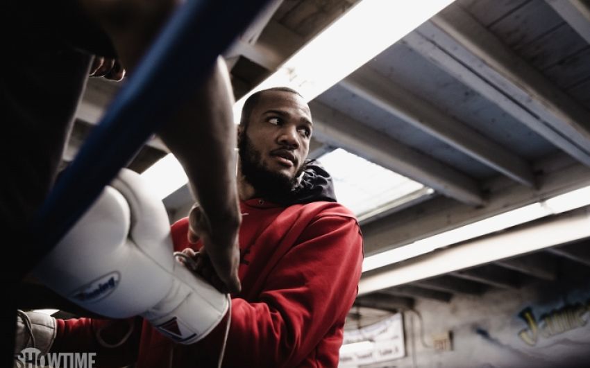 Julian-Williams-putting in work for IBF Eliminator.
