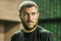Василий Ломаченко отреагировал на российский обстрел школы в его родном городе