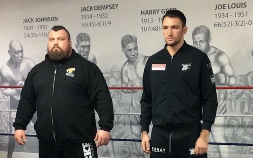 Хьюи Фьюри и рекордсмен мира в становой тяге Эдди Холл