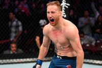 Джастин Гэтжи финишировал Дональда Серроне в первом раунде на UFC Fight Night 158