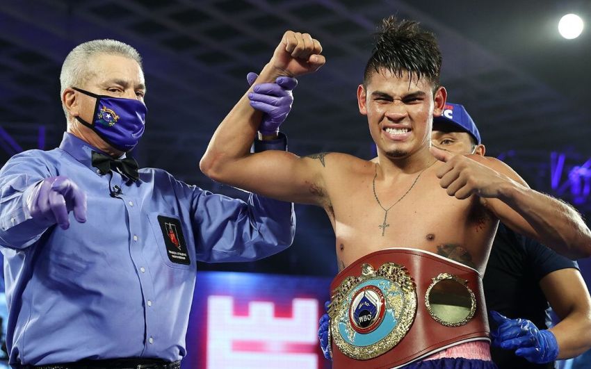 Наваррете отказался от титула WBO в полулегком весе