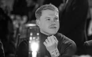 Канело рассказал о своих отношениях с Усиком: "Я ему очень благодарен"