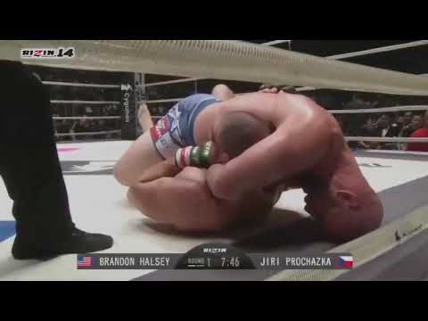 Видео боя Жири Прощачка - Брэндон Хэлси Rizin 14