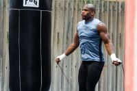 Френк Уоррен: "После первого боя с Усиком я сказал Дюбуа, что отныне его кулаки - это его рефери"