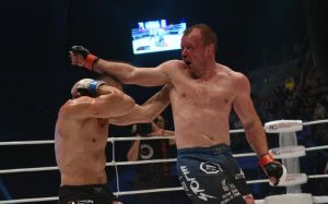 Александр Шлеменко не намерен проводить третий бой с Василевским: "Он сейчас на подъеме, но ему еще подниматься и подниматься"