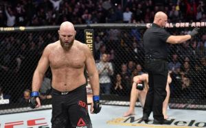 СМИ: Бен Ротвелл подерется с Фелипе Линсом на турнире UFC 13 марта