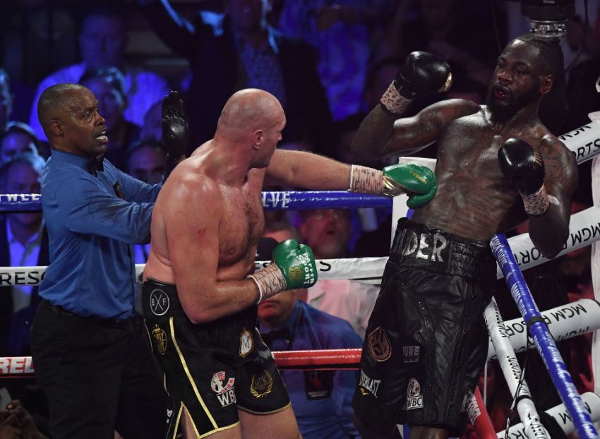 Tyson Fury offered Deontay Wilder help in dealing with psychological problems.