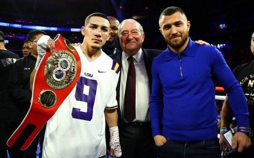 Теофимо Лопес-старший: "В Top Rank хотели, чтобы Ломаченко победил. Даже Арум не поздравил моего сына"