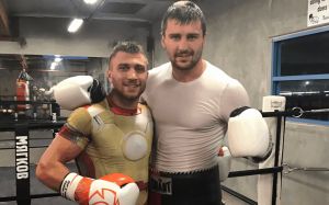Александр Гвоздик обсудил бой Ломаченко и Лопеса