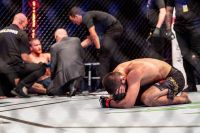 Хабиб Нурмагомедов усыпил Джастина Гэтжи на UFC 254