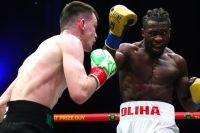 Аарон Маккенна победил Этиносу Олиху и завоевал титул IBF в среднем весе