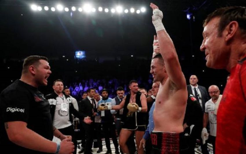 Член команды Хью Фьюри прямо на ринге украл пояс WBO у Джозефа Паркера