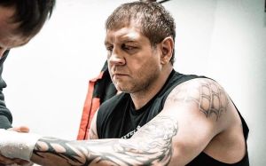 Менеджер Емельяненко: "Можно сказать, что реабилитация Александра подошла к концу"