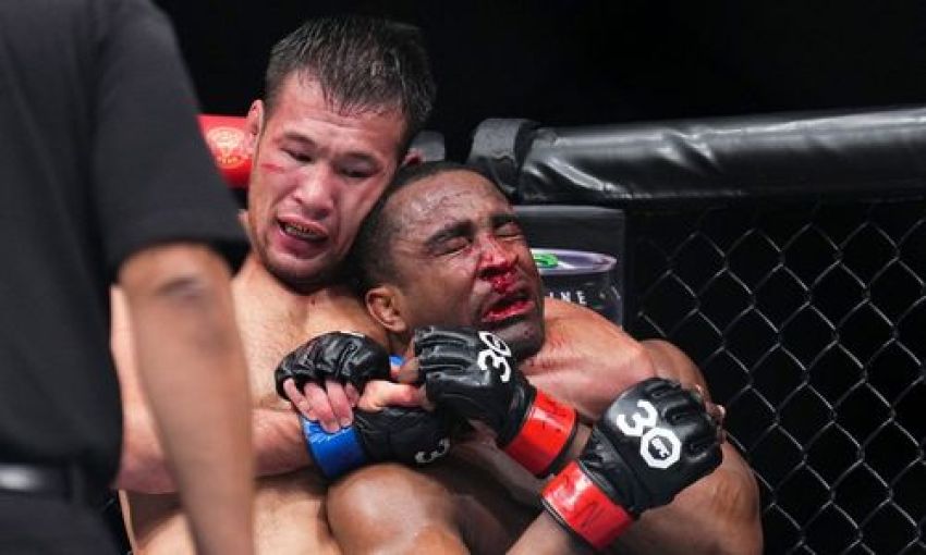 Топовый боец из Казахстана столкнулся с серьезным давлением перед важным боем в UFC