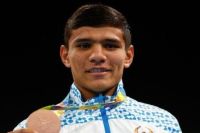 Узбекский боксер Муроджон Ахмадалиев переходит в профессионалы 
