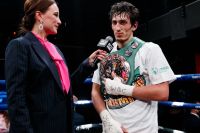 Заур Абдуллаев уверенно разобрался с Деяном Златичанином, завоевав титул WBC Silver в легком весе