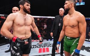 Дана Уайт отреагировал на спорную остановку боя Анкалаев - Уокер: "Это отстой"