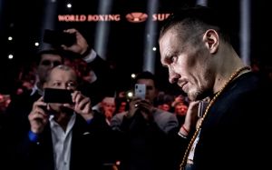 Александр Усик: "Очень много лет назад нашу церковь поработила агрессивная страна, которая решила, что мы все - это дьявол"