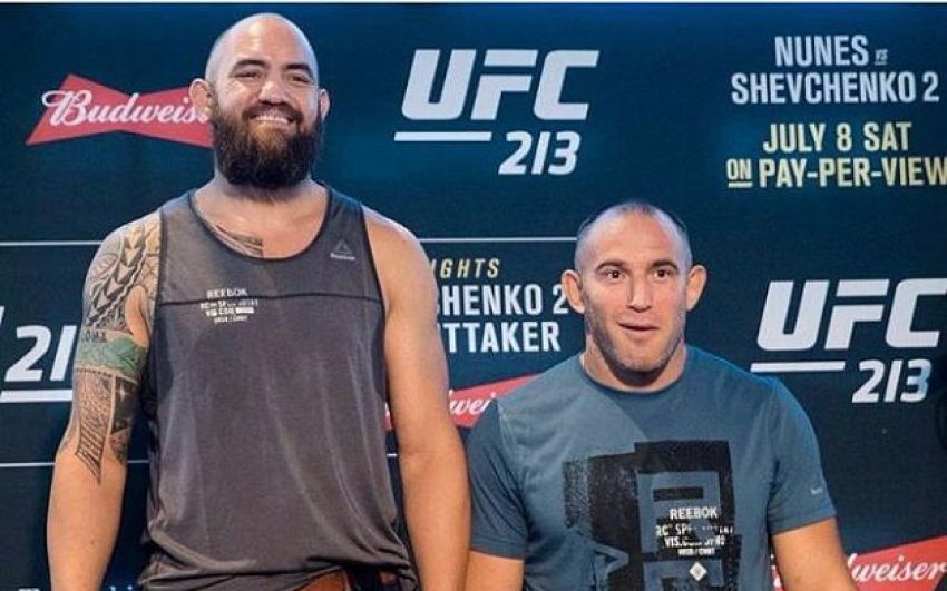 Алексей Олейник просит у UFC бонус за удушение Брауна 
