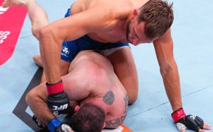 Ренье де Риддер быстро нокаутировал Романа Долидзе на UFC Fight Night 285