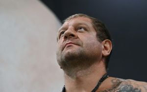 Камил Гаджиев: "После боя с Монсоном Емельяненко толком возвращался один раз. Он уже давно не дерется"
