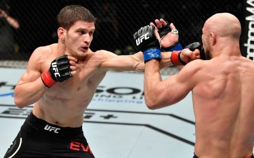 Мовсар Евлоев подерется с Хакимом Даводу на UFC 263