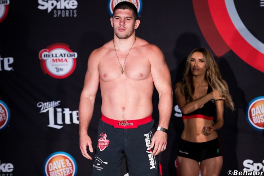 Bellator 202: Валентин Молдавский победил Эрнеста Джеймса техническим нокаутом