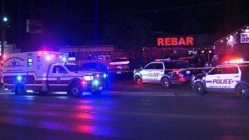 Представившийся бойцом UFC мужчина расстрелял 8 человек возле бара в Сан-Антонио