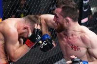 Петр Ян разгромно уступил Двалишвили в главном бою UFC Fight Night 221