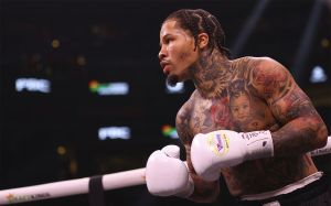 Оскар Де Ла Хойя призвал Дэвиса подраться с чемпионами легкого веса: "Он потрясающий боец"