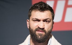 Андрей Орловский рассказал, как его "гоняли приблатненные": "Мелочь трясли до 14 лет"