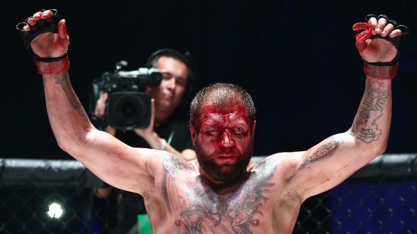 Александр Емельяненко рассказал, почему не подписал контракт с Bare Knuckle FC