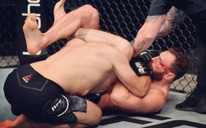 Гаджимурад Антигулов досрочно уступил Полу Крэйгу на UFC on ESPN 14
