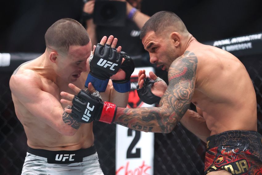 Видео боя Алешандре Пантожа – Кай Кара-Франс UFC 317