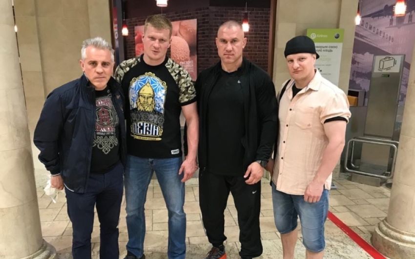 Александр Поветкин вылетел на Алтай для подготовки к бою с Диллианом Уайтом