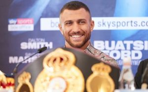 Василий Ломаченко стал "франчайзинговым" чемпионом WBC, Хэйни - полноценный обладатель титула