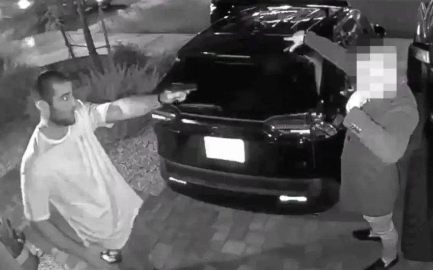 Видео: Шон Стриклэнд задержал "опасного преступника" у своего дома