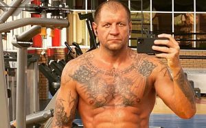 Александр Емельяненко пообещал вернуть кубики пресса