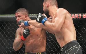 Генри Сехудо дал Чимаеву совет после тяжелой победы над Бернсом на UFC 273