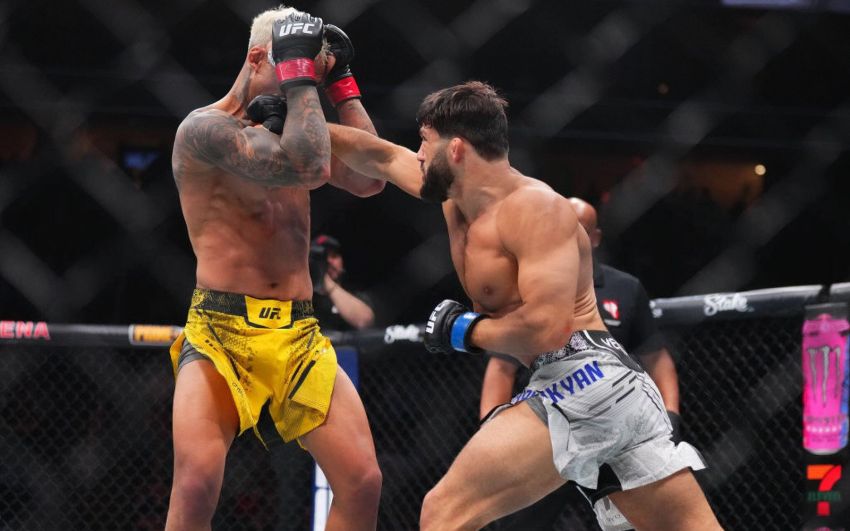 Видео боя Арман Царукян – Чарльз Оливейра UFC 300