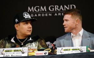 Тренер Сауля Альвареса объяснил, почему попросил WBC санкционировать бой с Илунгой Макабу