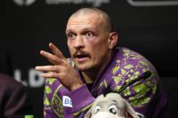 Александр Усик отреагировал на решение WBO назначить ему бой с Паркером