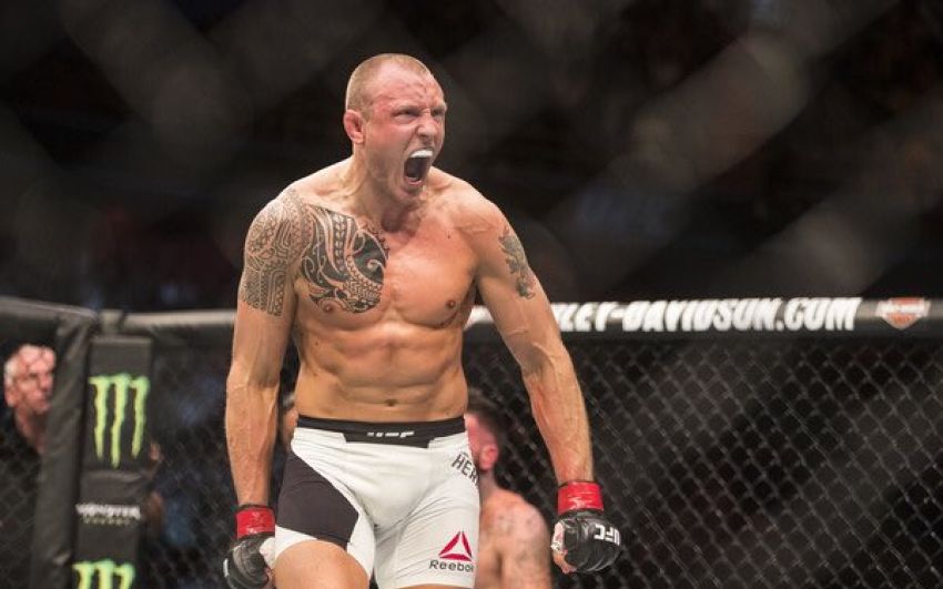 Джек Хермассон и Джаред Каннонье могут возглавить турнир UFC в Дании