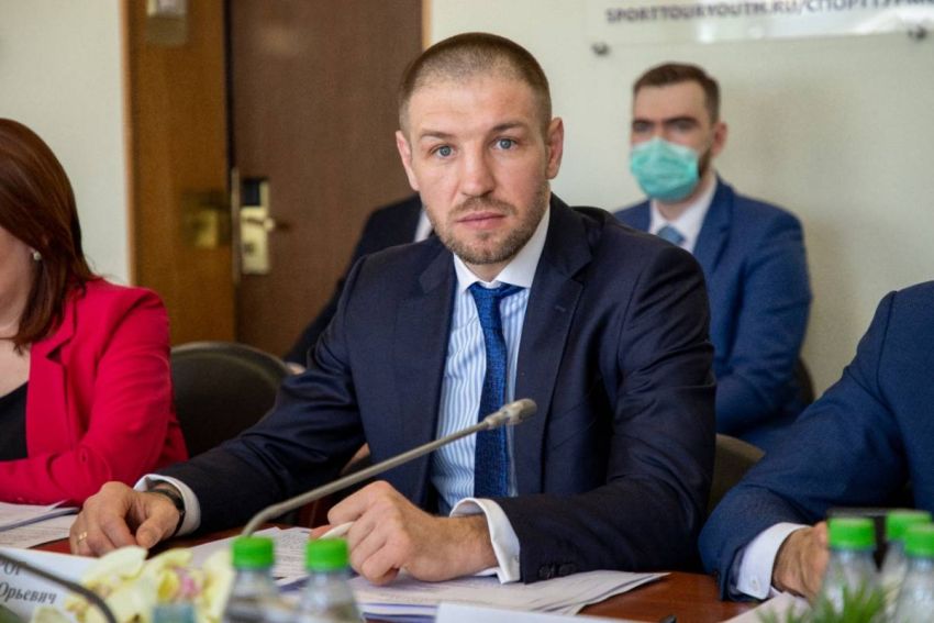 СМИ: Дмитрия Пирога задержали за оскорбление полицейского