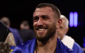 "Я не хочу слушать это д*рьмо": Хэйни резко ответил считающему себя непобежденным Ломаченко