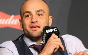 Эдди Альварес: ""UFC лишит МакГрегора титула в последний момент"