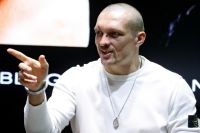 Александр Усик назвал трех своих любимых боксеров