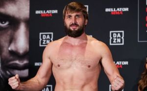 Виталий Минаков рассказал о сроках возвращения в клетку Bellator
