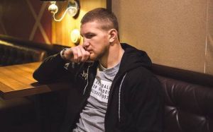 Минаков - о появлении Минеева в клетке во время интервью Гребнева: "Допускаю, что агрессия со стороны зрителей произошла из-за этой ситуации"