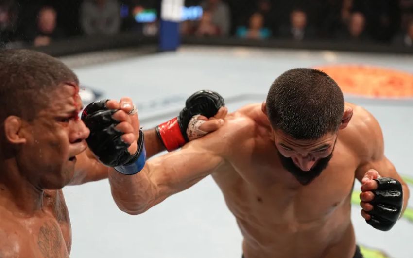 Хамзат Чимаев победил Гилберта Бернса в яркой зарубе на UFC 273